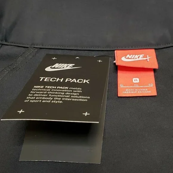 Nike Tech Limit Woven Jacket Big Girls Size XS MSRP $150 Back to School